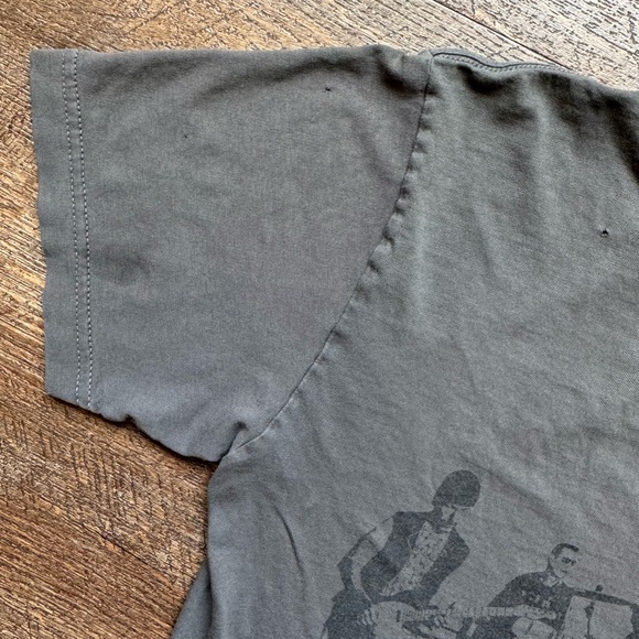 VTG Y2K Womens Small Gray U2 "VERTIGO 05" Tour Concert Distressed Tee - Picture 5 of 10